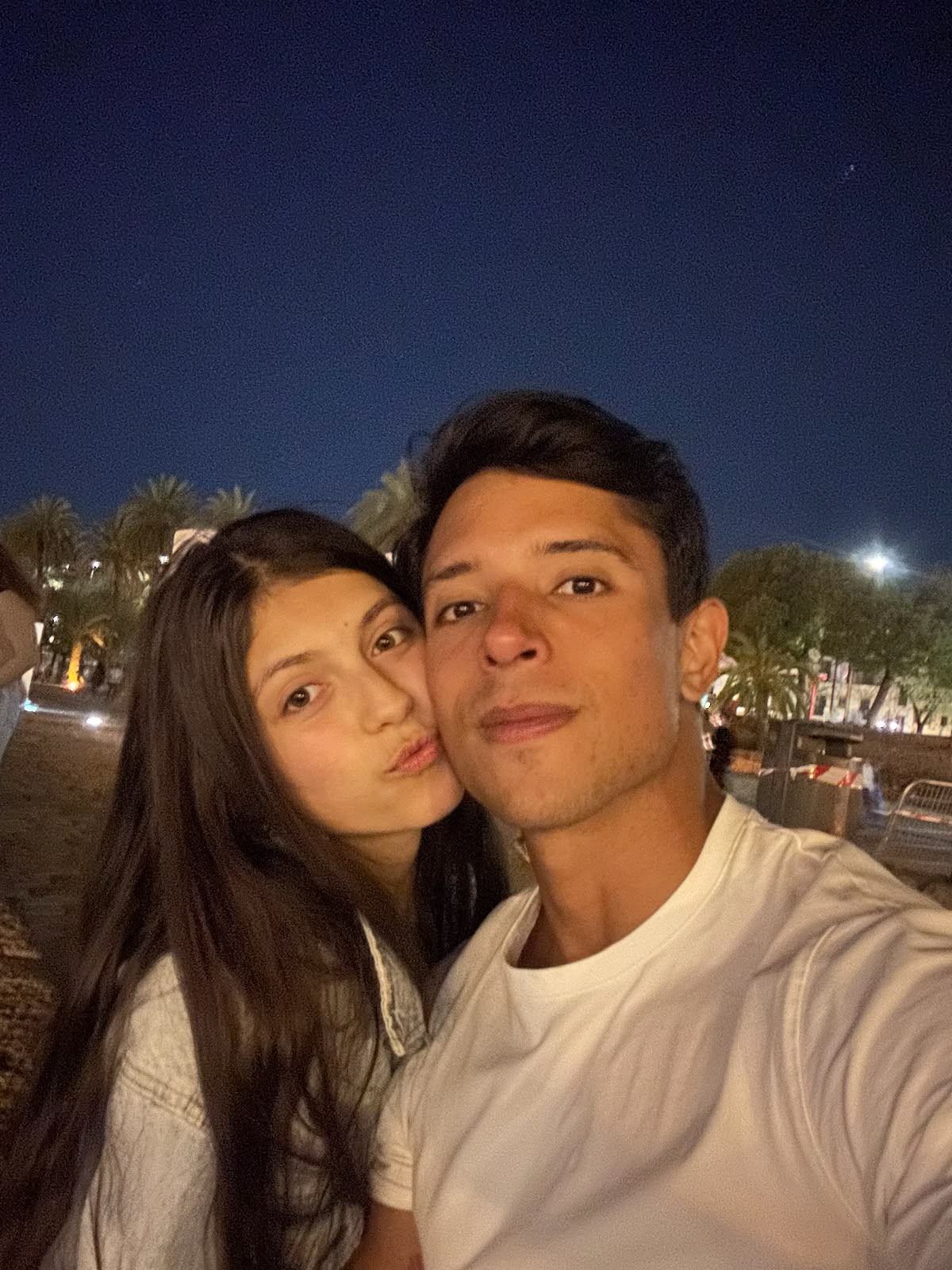 Matilde and Rafa, the two people behind Comet